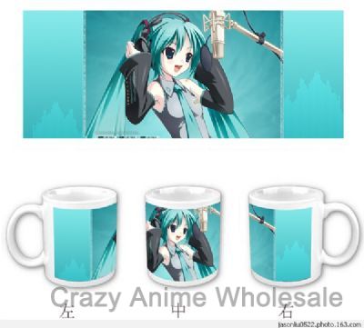 Miku anime bottle