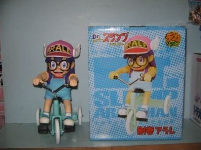 arale anime figure