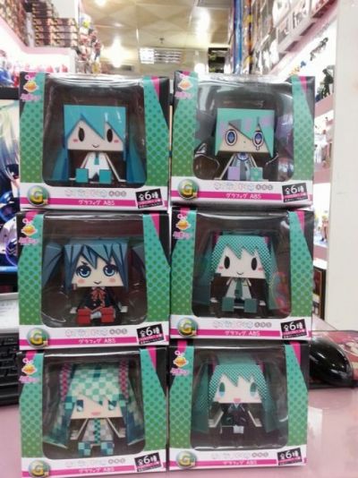 Vocaloid Miku Figure