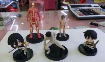 attack on titan anime figure