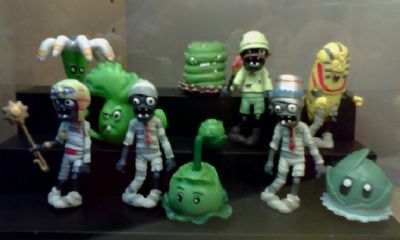 plants vs zombies anime figure