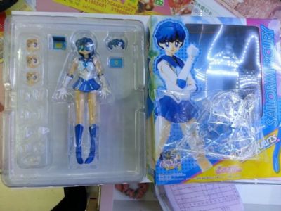 sailormoon anime figure