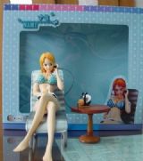 One Piece Nami Figure in box