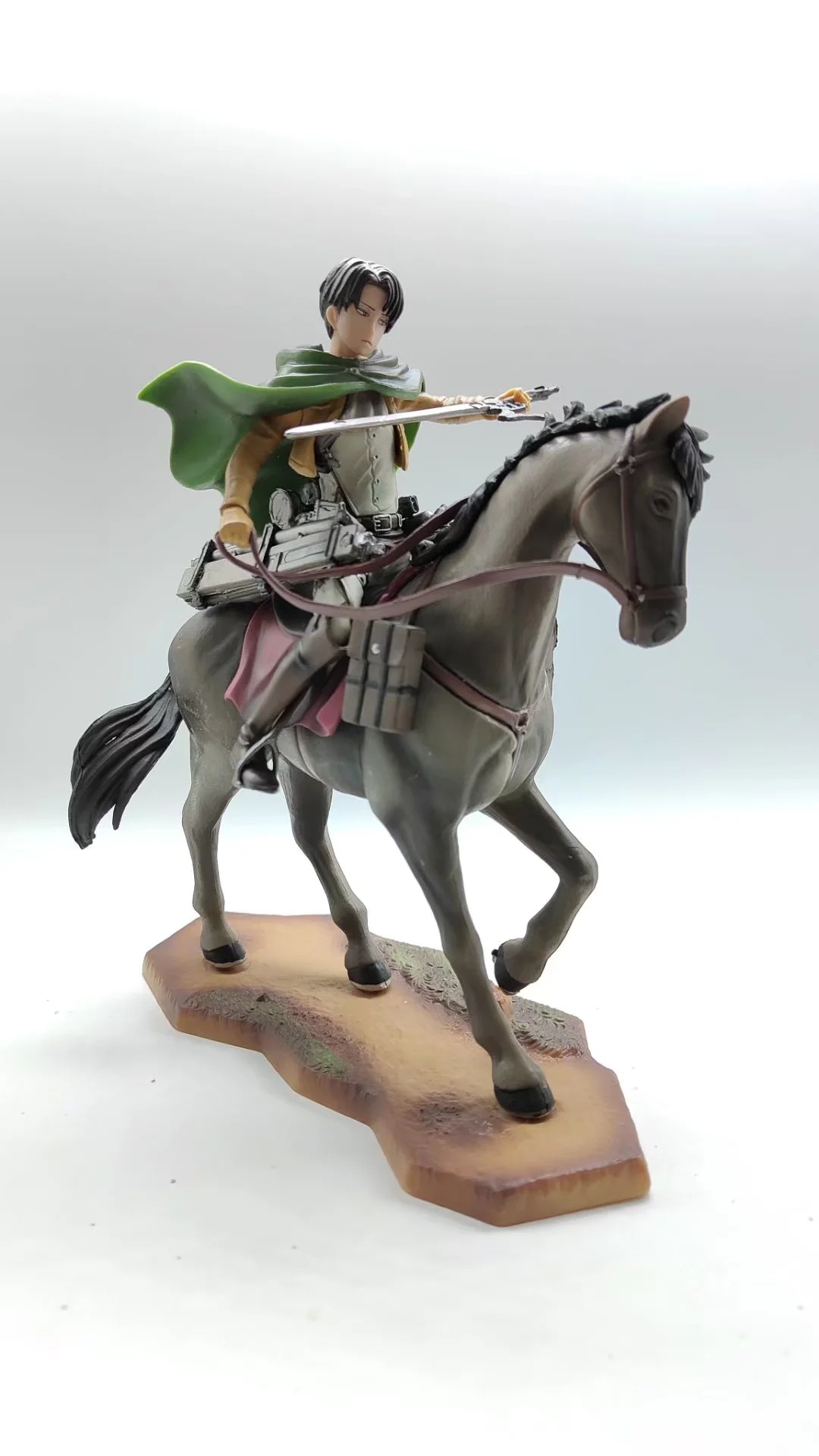 attack on titan anime figure 18cm