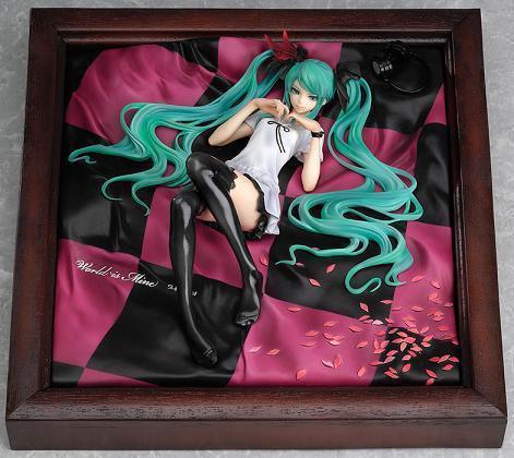 Miku hatsune anime figure  22cm