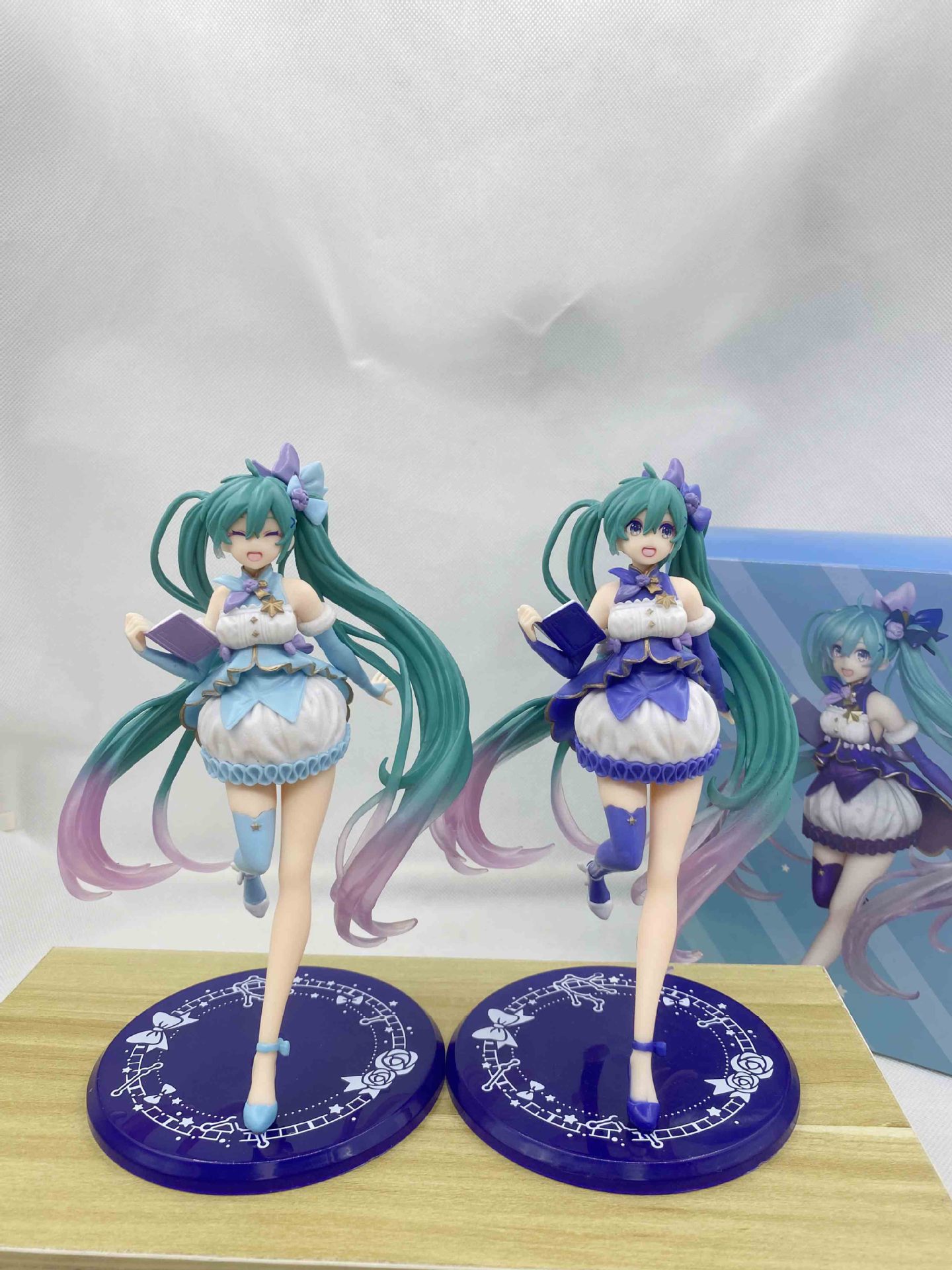 Hatsune Miku anime figure 18cm