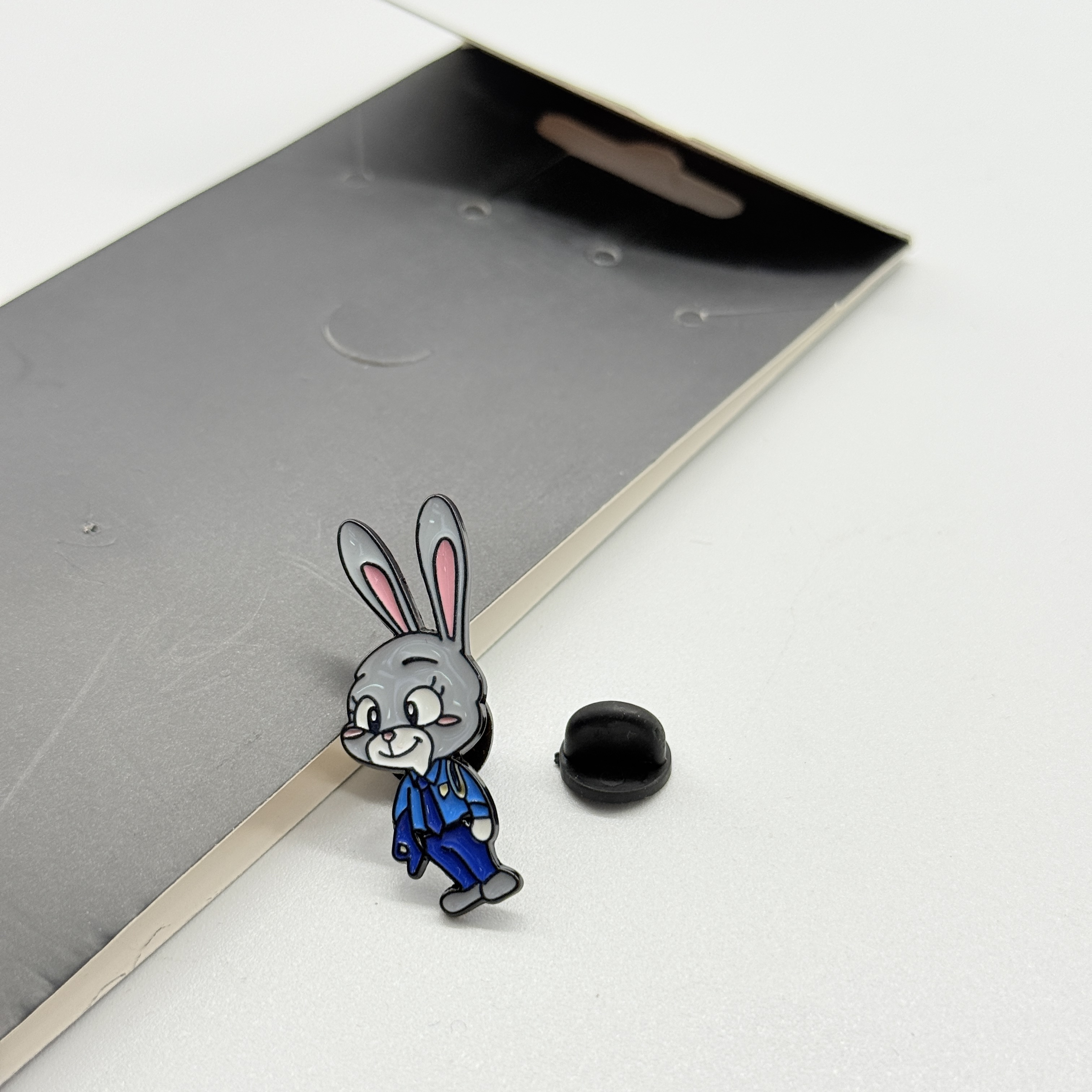 Zootopia anime pin