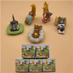 Tom and Jerry a set of five Boxed Figure Decoration Model 6X6X6CM 120G