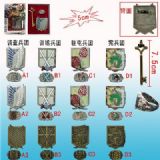 attack on titan anime brooch